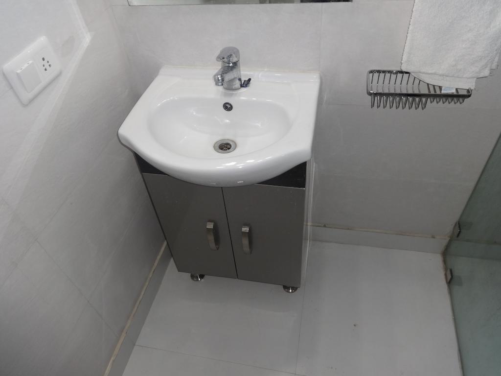 Hotel Grace Yeni Delhi Oda fotoğraf