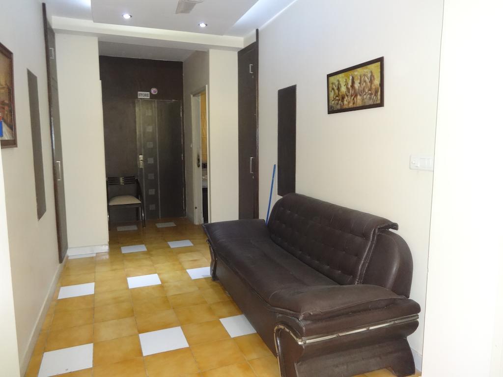 Hotel Grace Yeni Delhi Oda fotoğraf